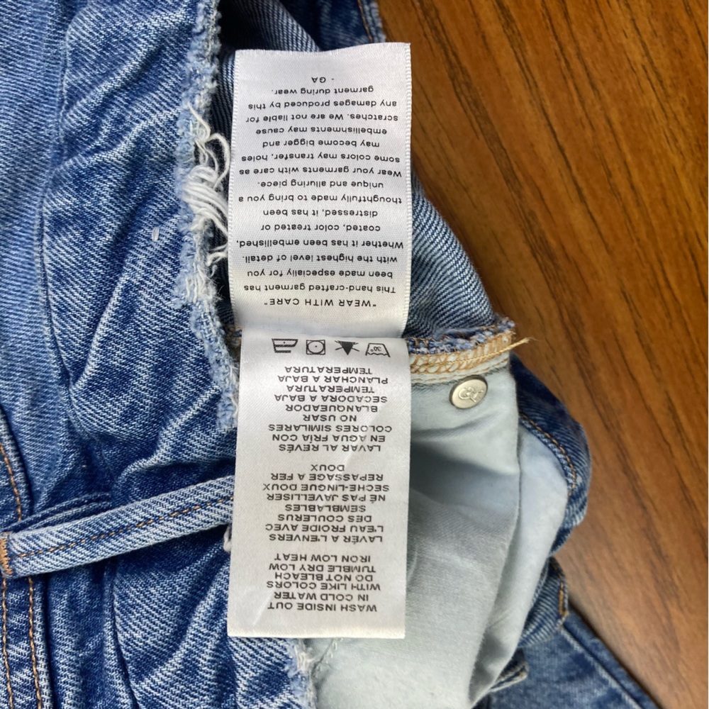 Good American Good 90's Straight 6/28 Distressed Baggy Jeans - Picture 4 of 10